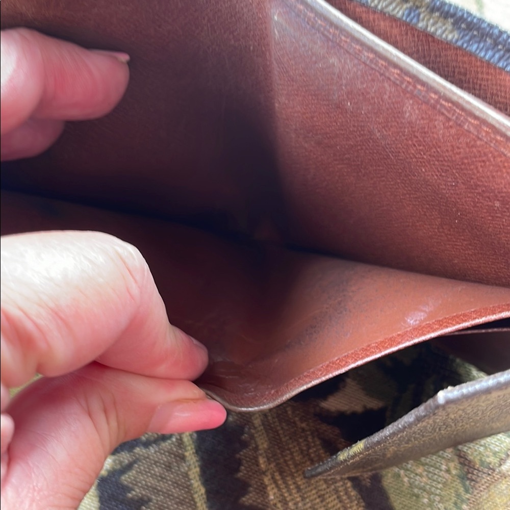 Louis Vuitton bifold Monogram Wallet - Picture 5 of 11